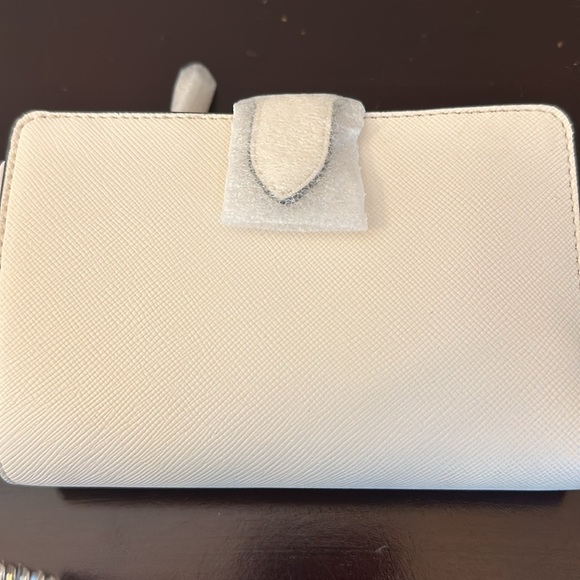 Kate spade medium compact wallet NWOTGS - Picture 6 of 7